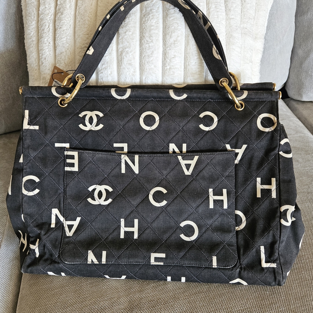 Chanel Black Quilted Women's Bag